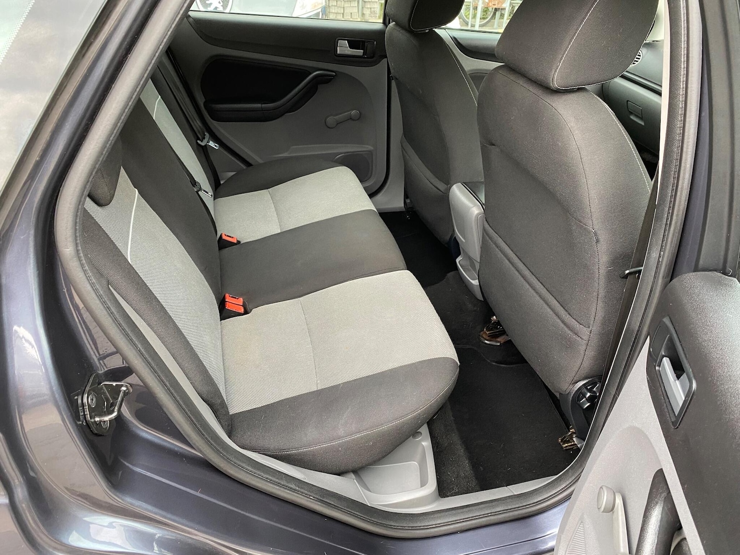 Used Ford Focus 2010 for sale - 76108822: Photo 28