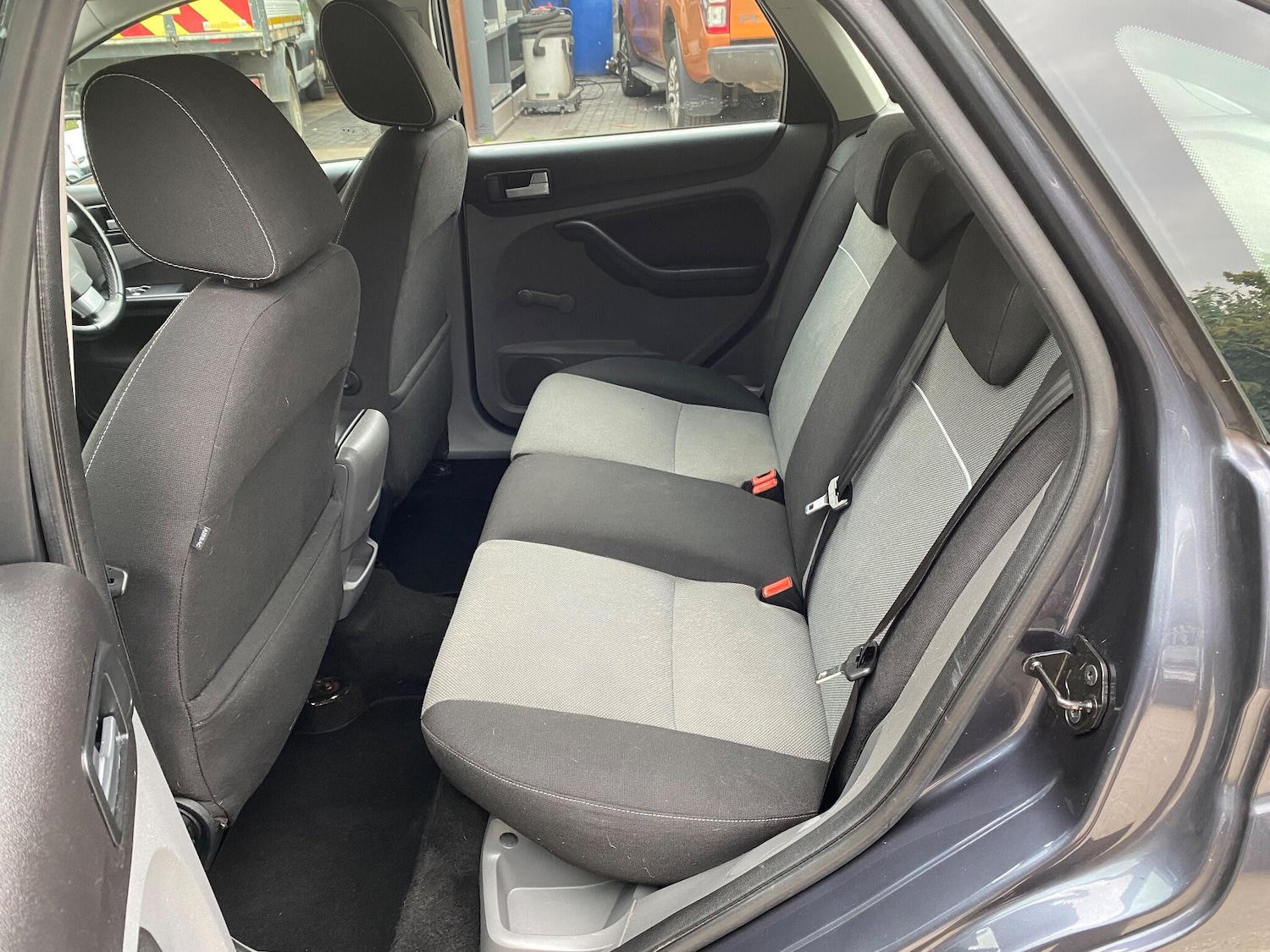 Used Ford Focus 2010 for sale - 76108822: Photo 31