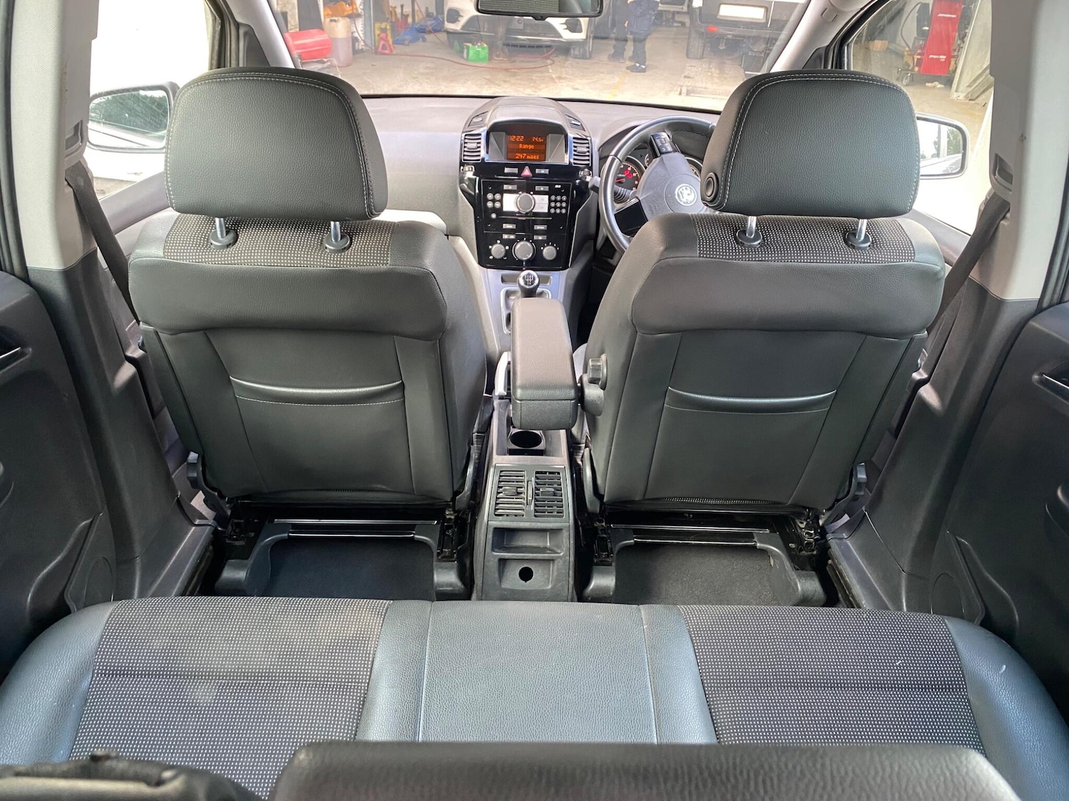 Used Vauxhall Zafira 2009 for sale - 77396136: Photo 18