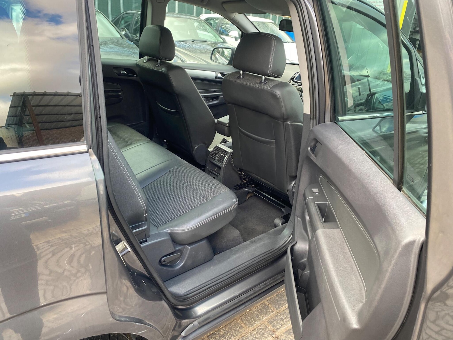 Used Vauxhall Zafira 2009 for sale - 77396136: Photo 22