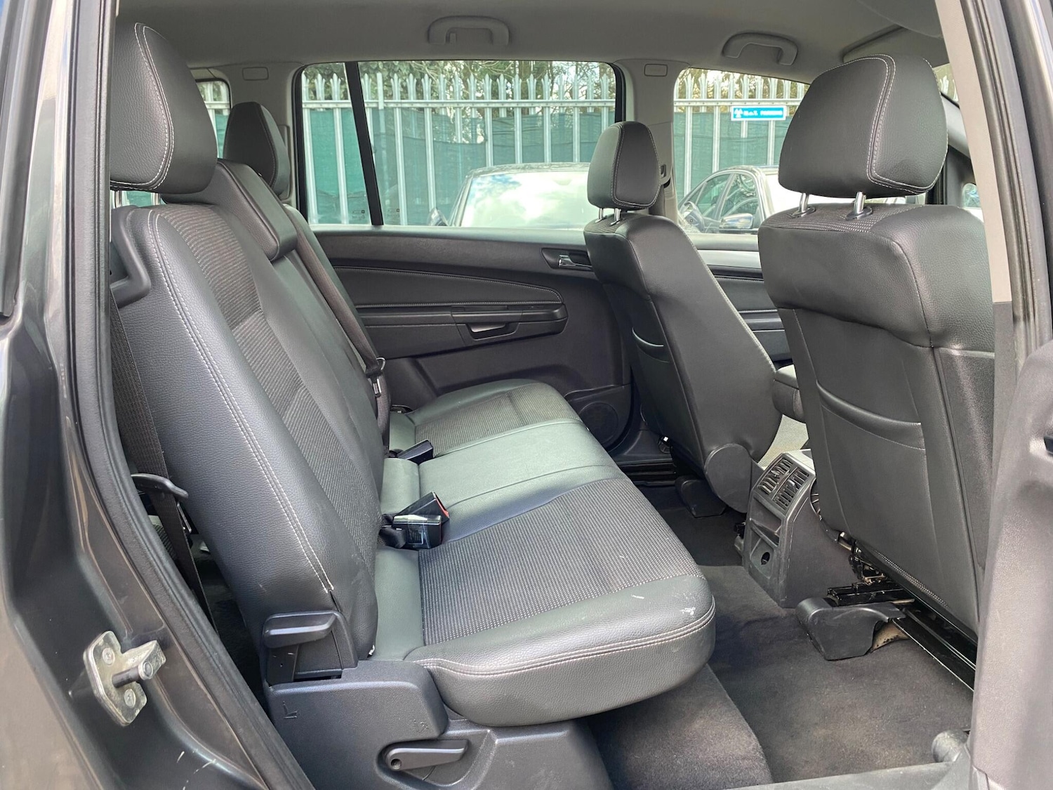 Used Vauxhall Zafira 2009 for sale - 77396136: Photo 24