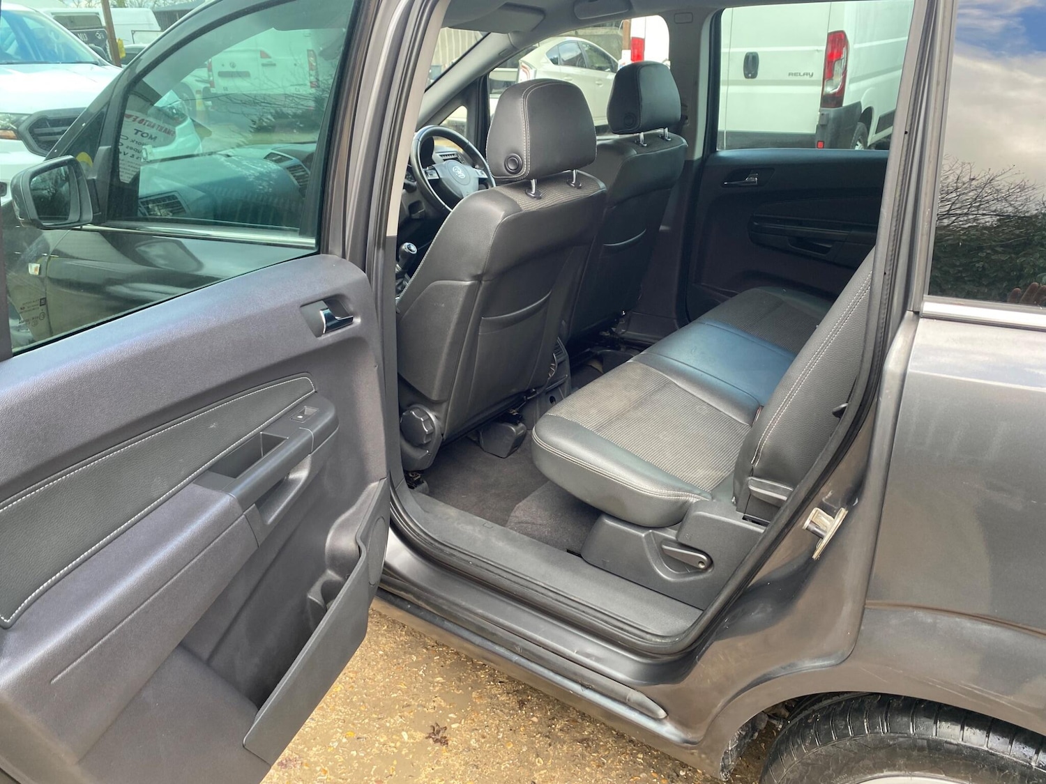 Used Vauxhall Zafira 2009 for sale - 77396136: Photo 25