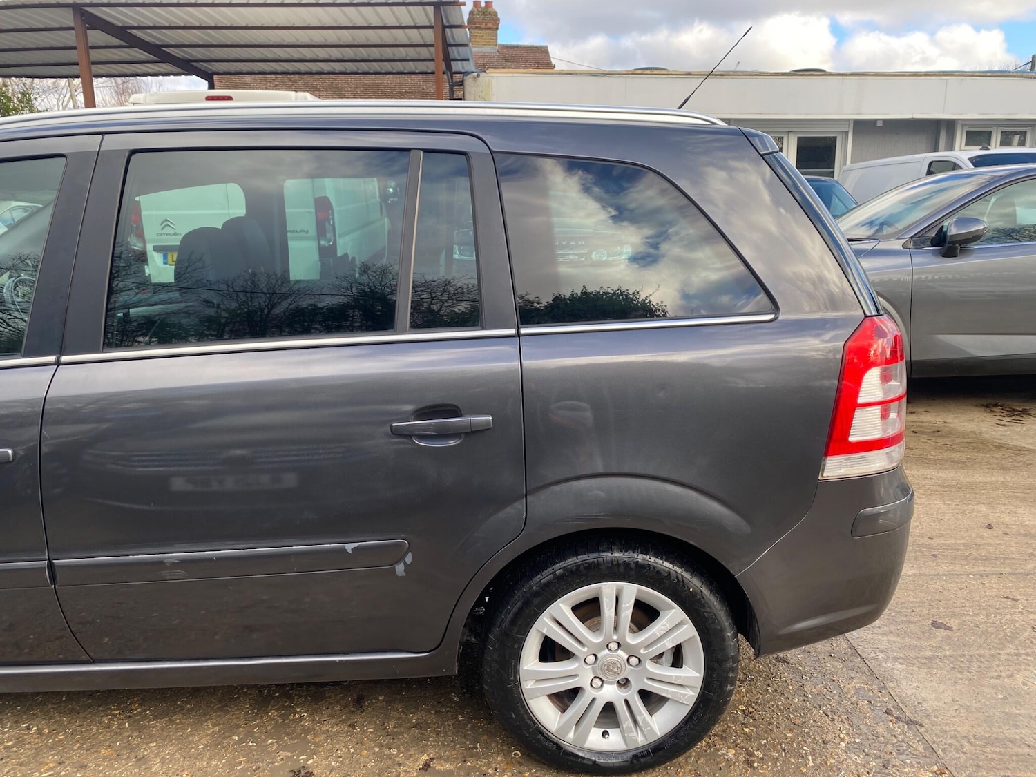 Used Vauxhall Zafira 2009 for sale - 77396136: Photo 37