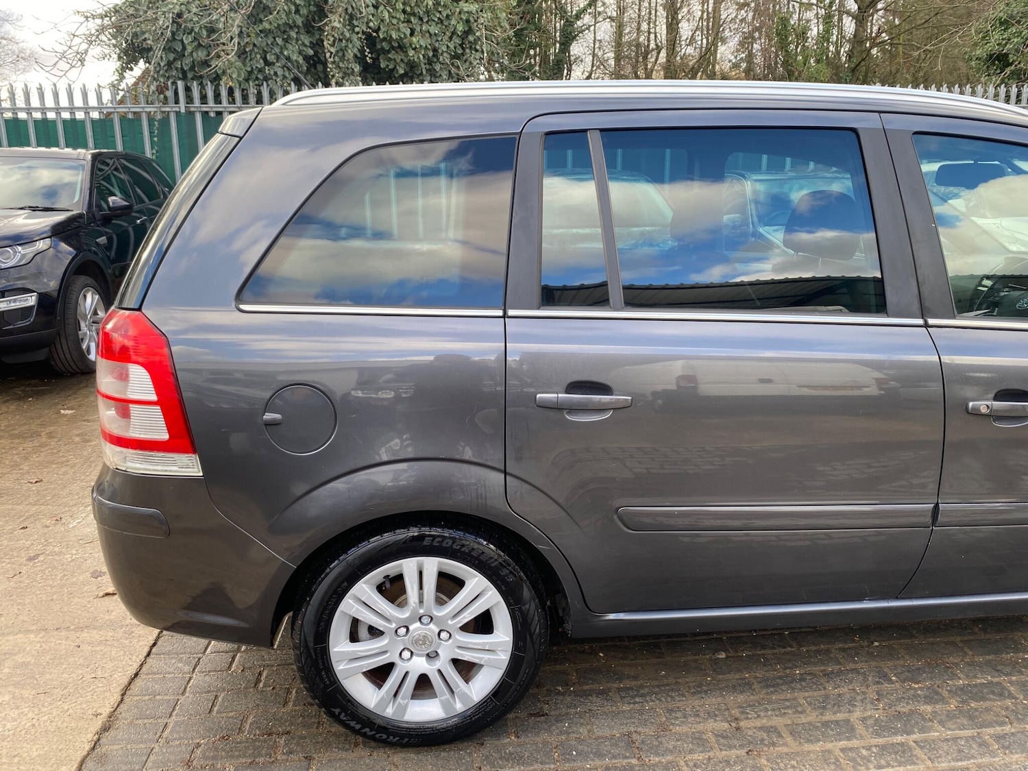 Used Vauxhall Zafira 2009 for sale - 77396136: Photo 38