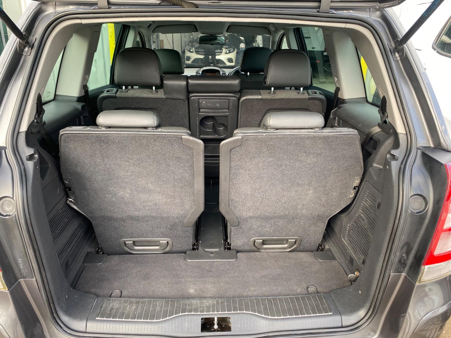 Used Vauxhall Zafira 2009 for sale - 77396136: Photo 40