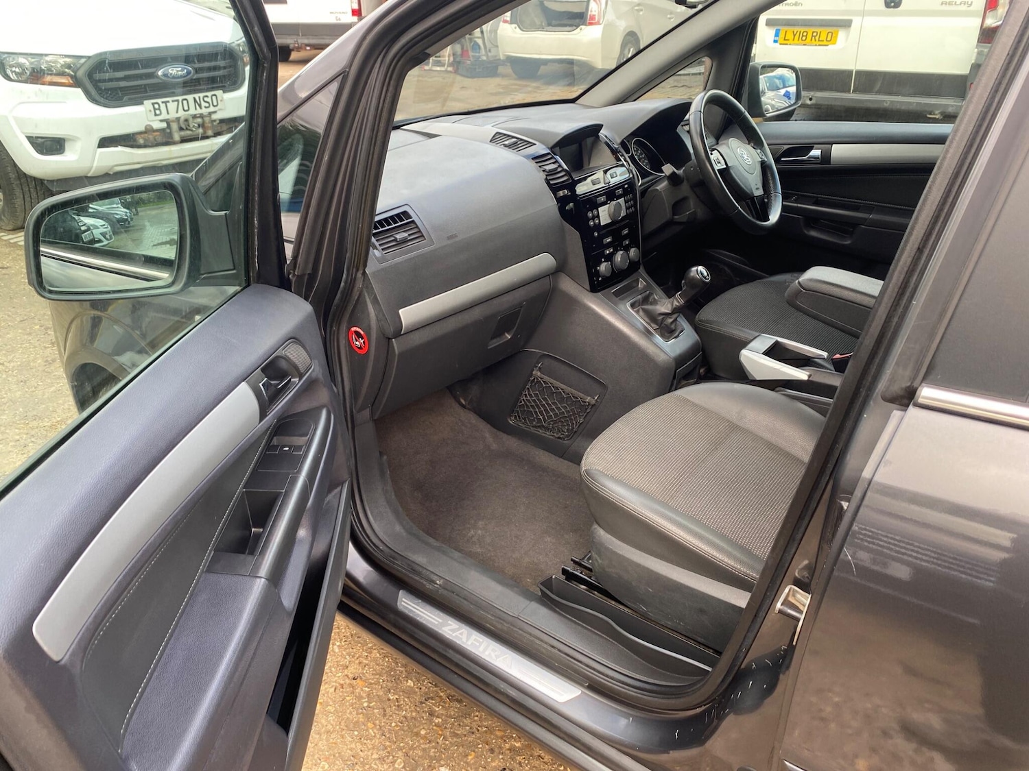 Used Vauxhall Zafira 2009 for sale - 77396136: Photo 43