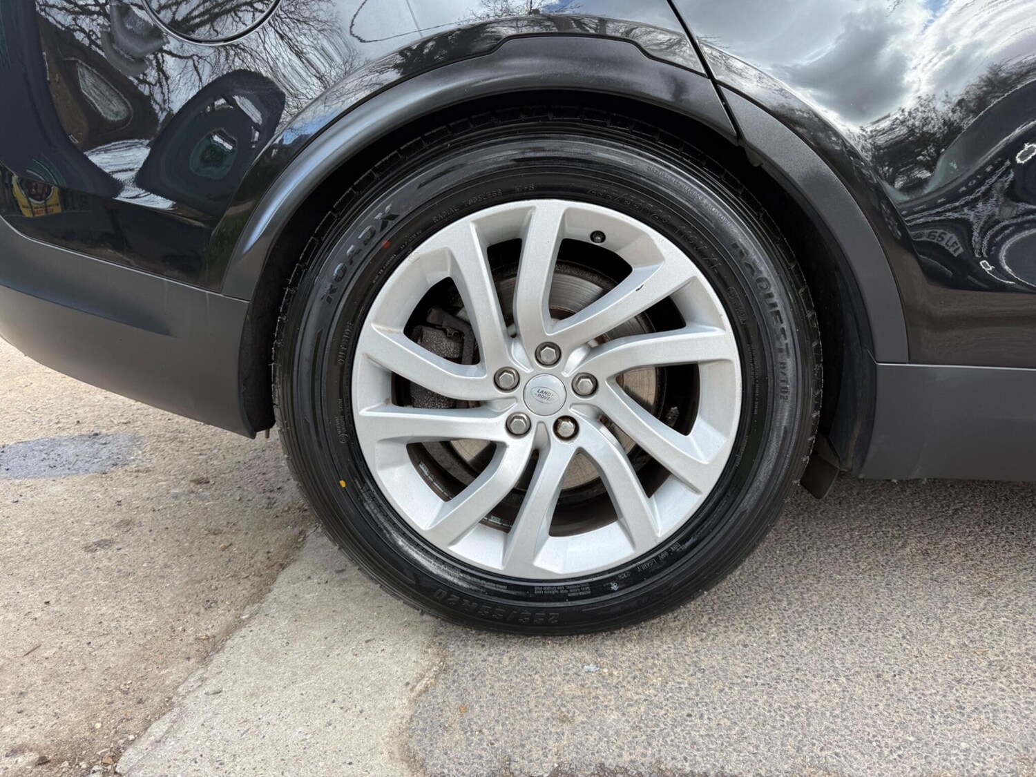 Used Land Rover Discovery 2017 for sale - 77838540: Photo 11