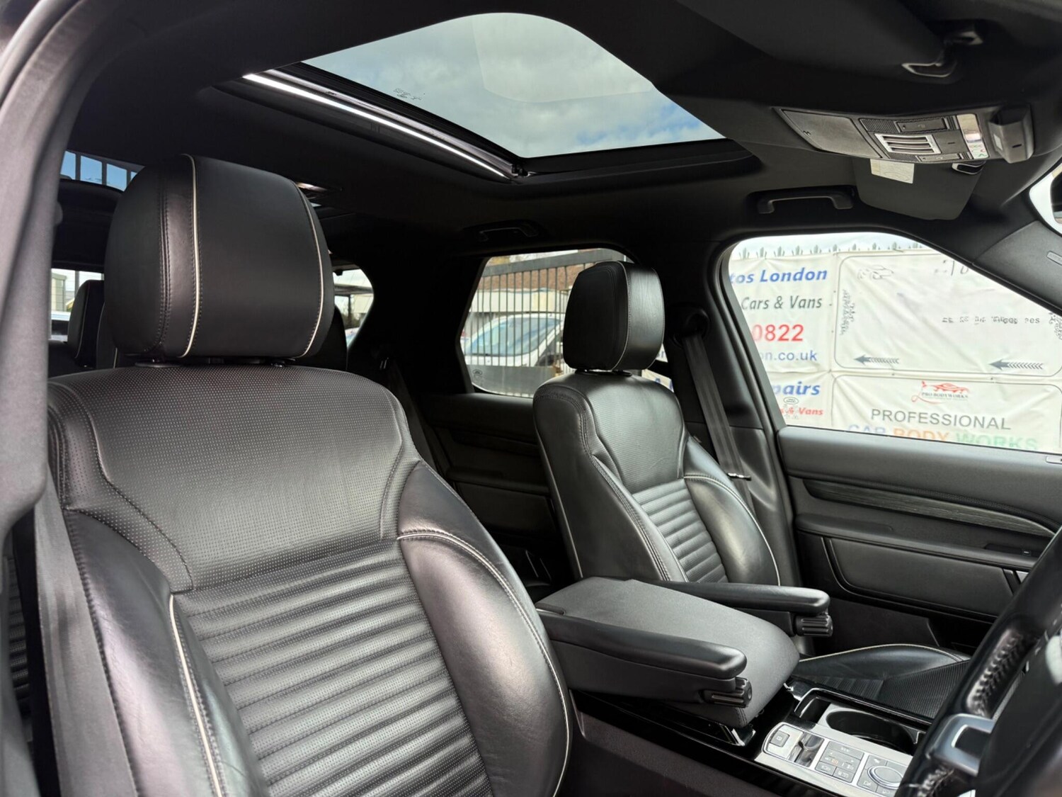 Used Land Rover Discovery 2017 for sale - 77838540: Photo 15