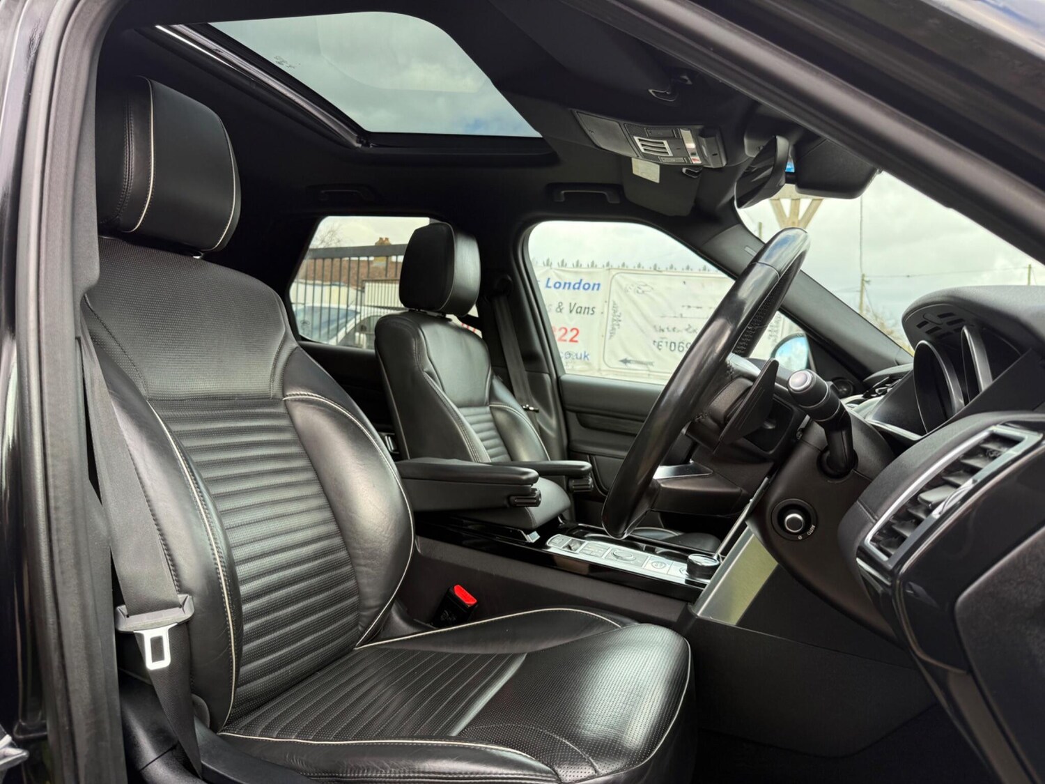 Used Land Rover Discovery 2017 for sale - 77838540: Photo 16