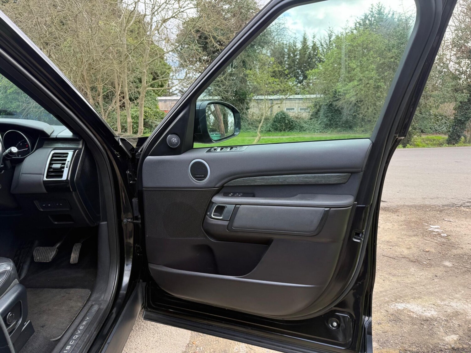 Used Land Rover Discovery 2017 for sale - 77838540: Photo 25