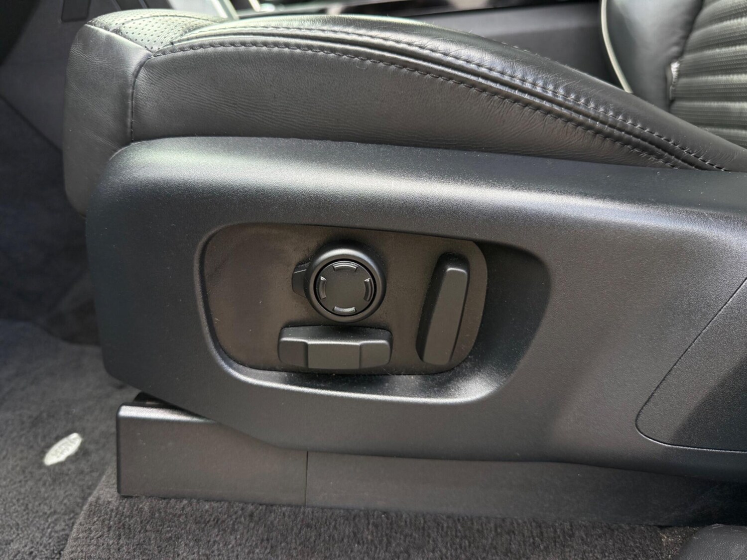 Used Land Rover Discovery 2017 for sale - 77838540: Photo 31