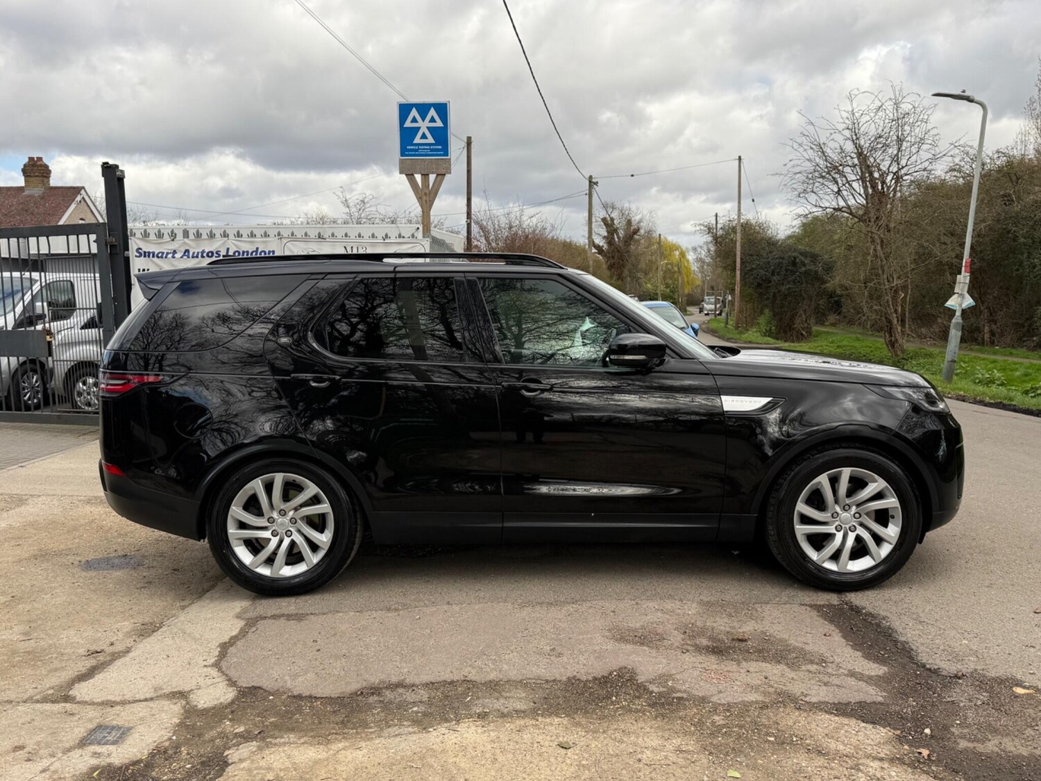 Used Land Rover Discovery 2017 for sale - 77838540: Photo 85