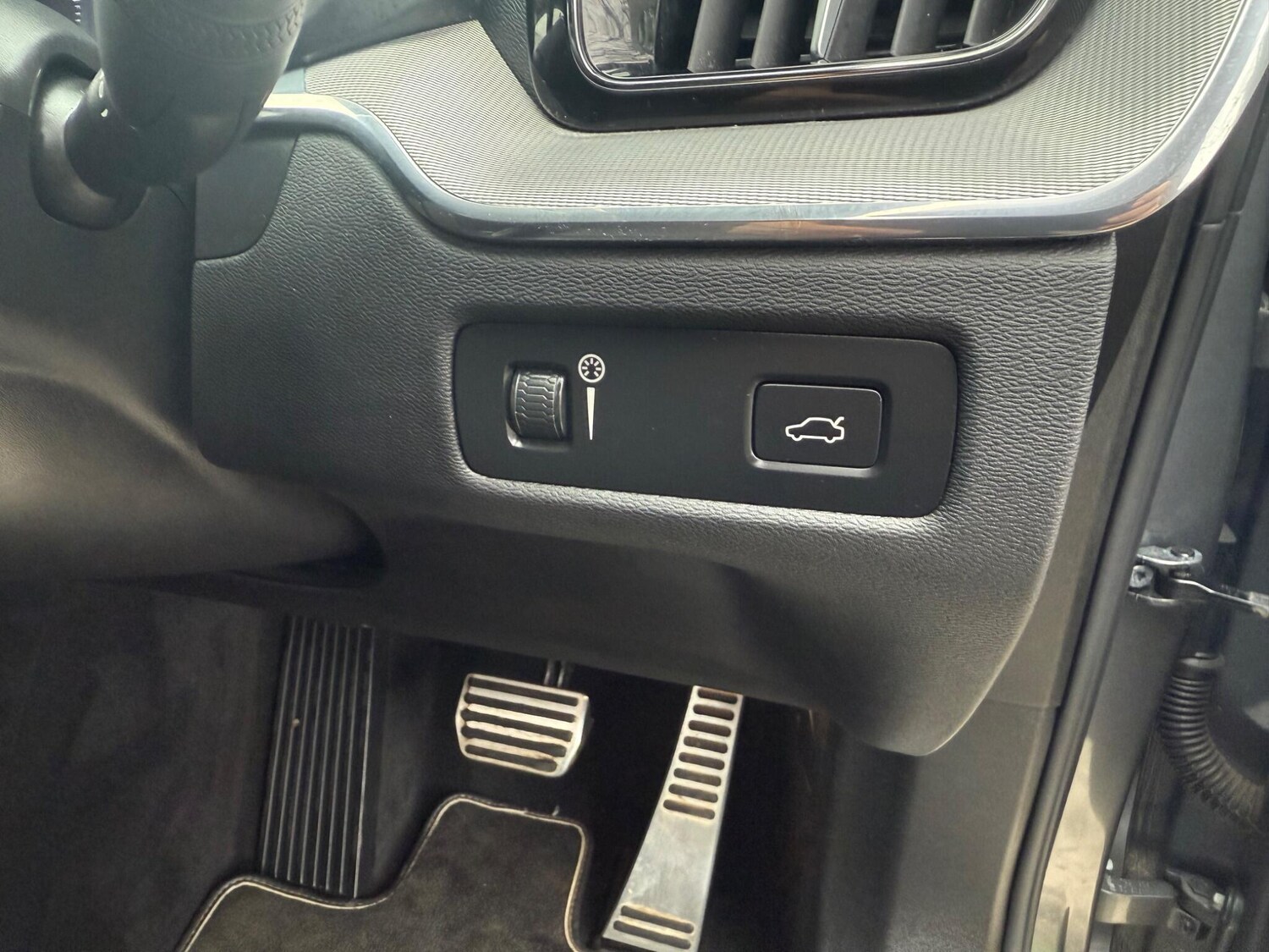 Used Volvo XC60 for sale - 77683118: Photo 33