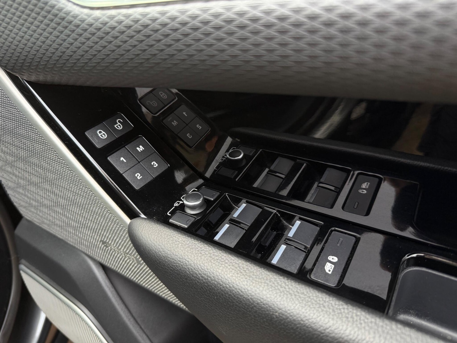 Used Land Rover Range Rover Velar 2020 for sale - 77799404: Photo 20