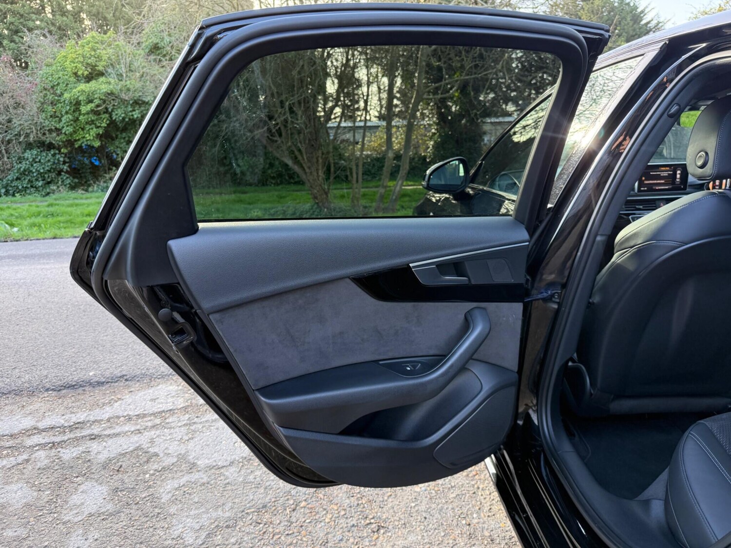 Used Audi A4 2019 for sale - 77838583: Photo 35