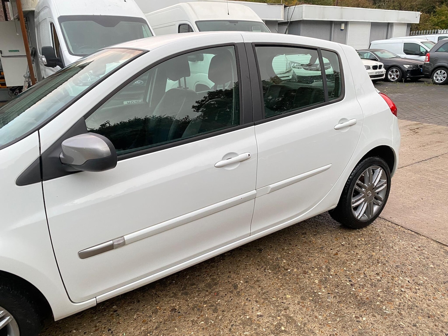 Used Renault Clio 2012 for sale - 76327195: Photo 10