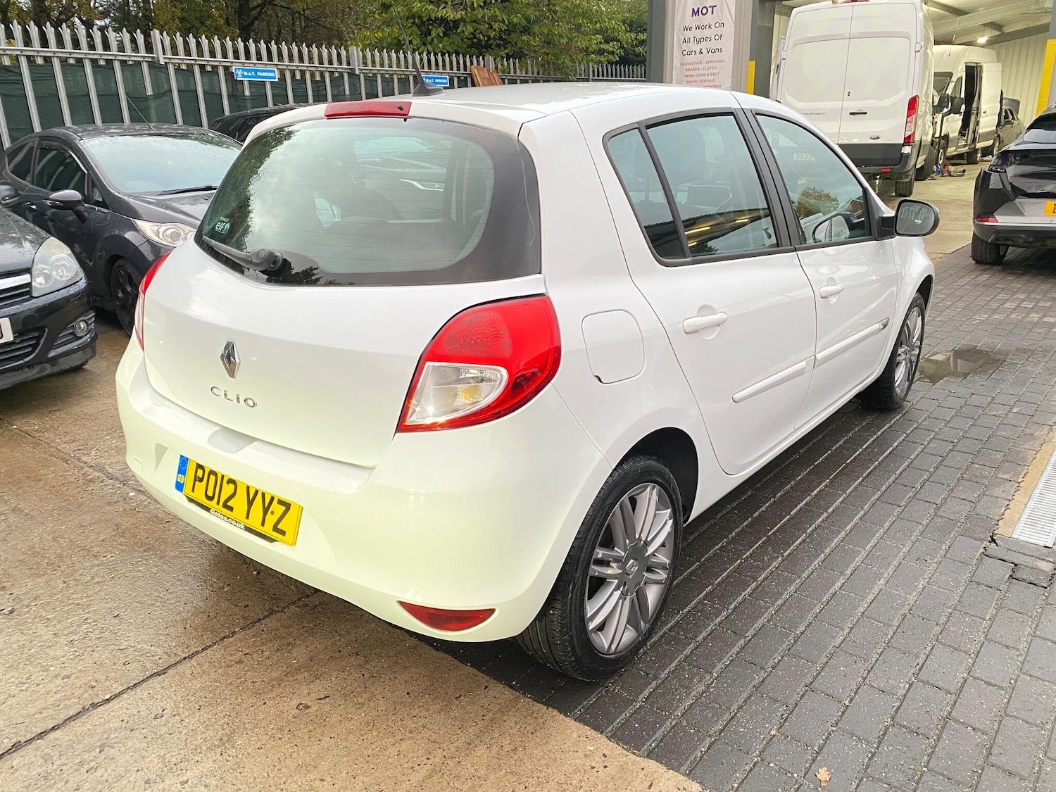 Used Renault Clio 2012 for sale - 76327195: Photo 15