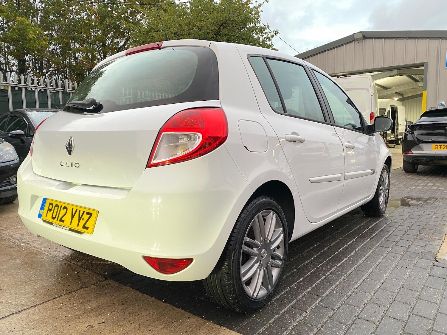 Used Renault Clio 2012 for sale - 76327195: Photo 16