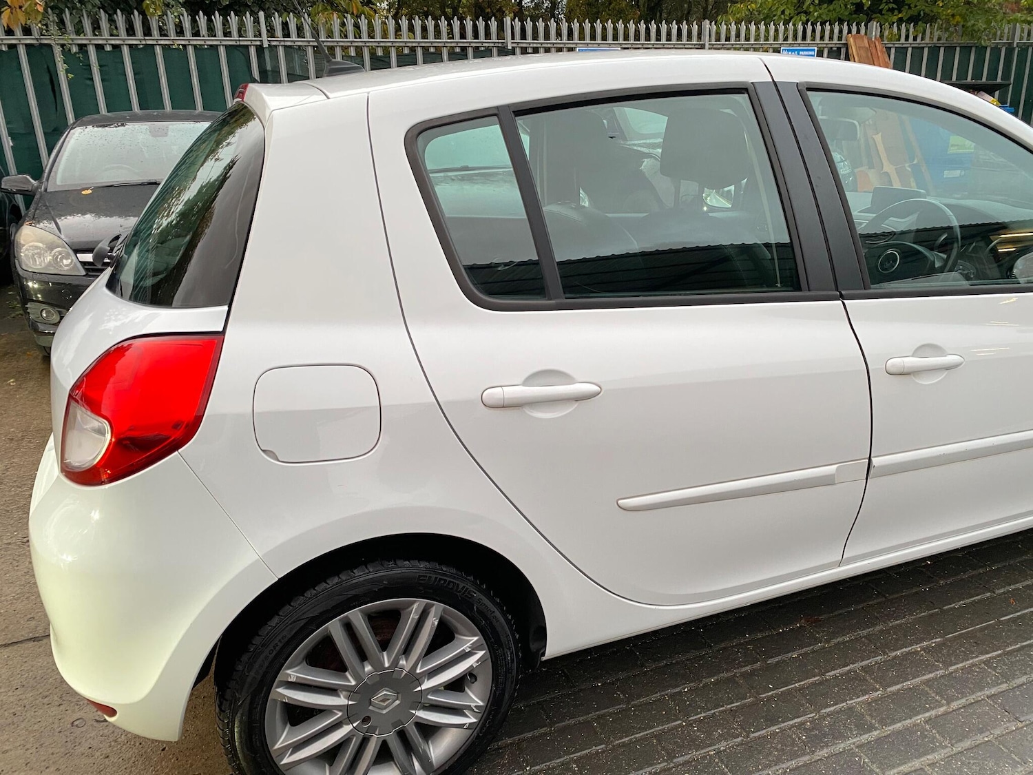 Used Renault Clio 2012 for sale - 76327195: Photo 17