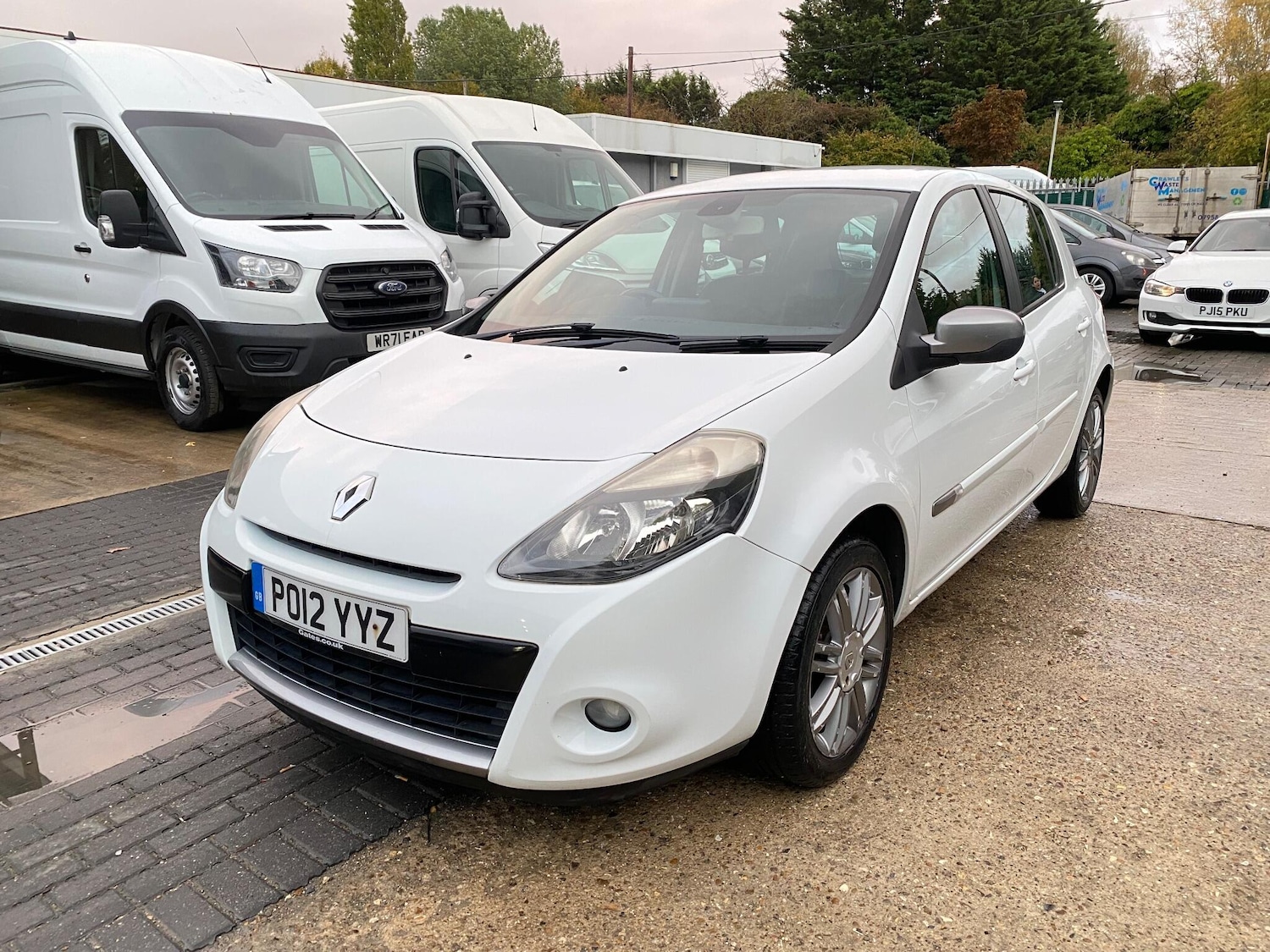 Used Renault Clio 2012 for sale - 76327195: Photo 2