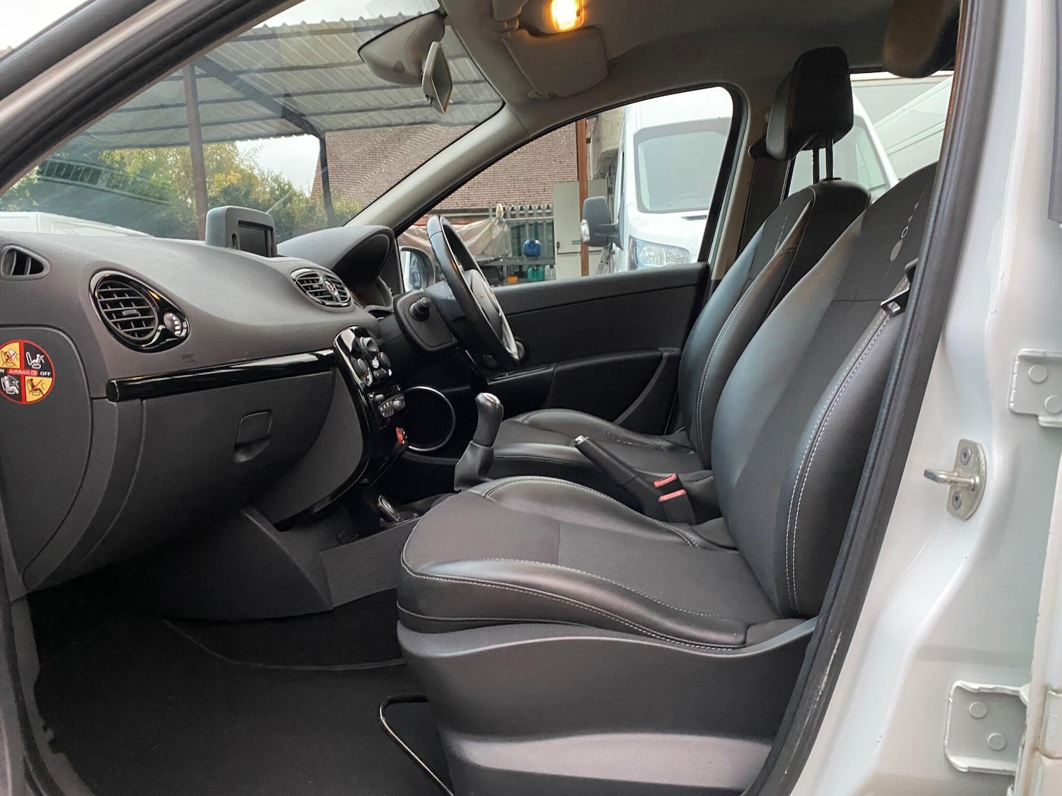 Used Renault Clio 2012 for sale - 76327195: Photo 24