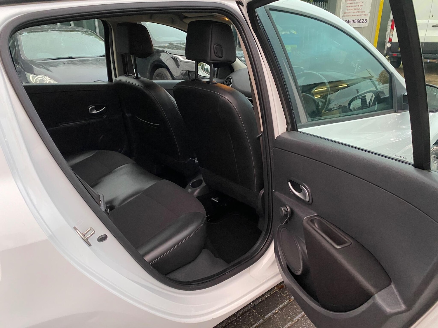 Used Renault Clio 2012 for sale - 76327195: Photo 26