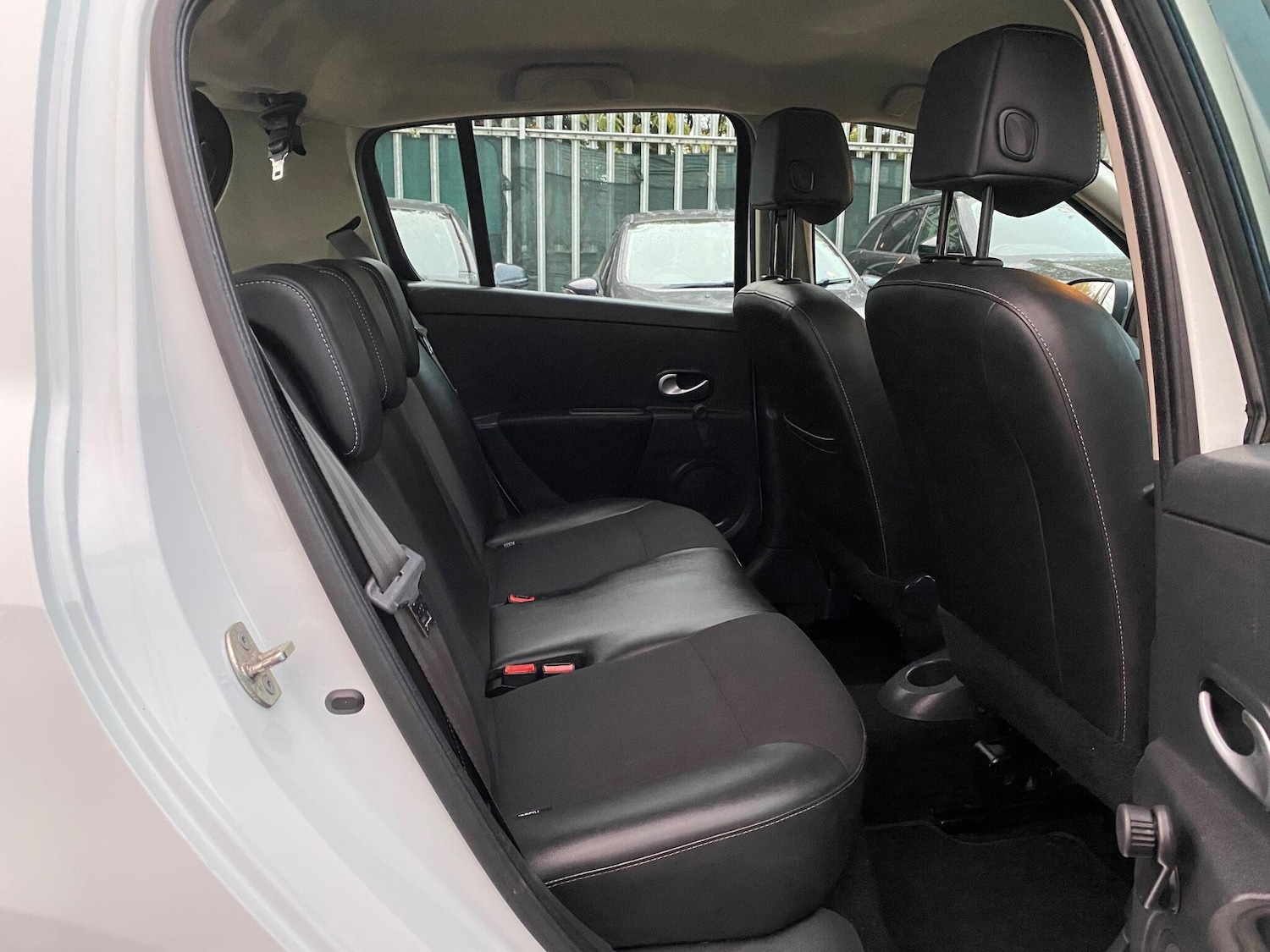 Used Renault Clio 2012 for sale - 76327195: Photo 27