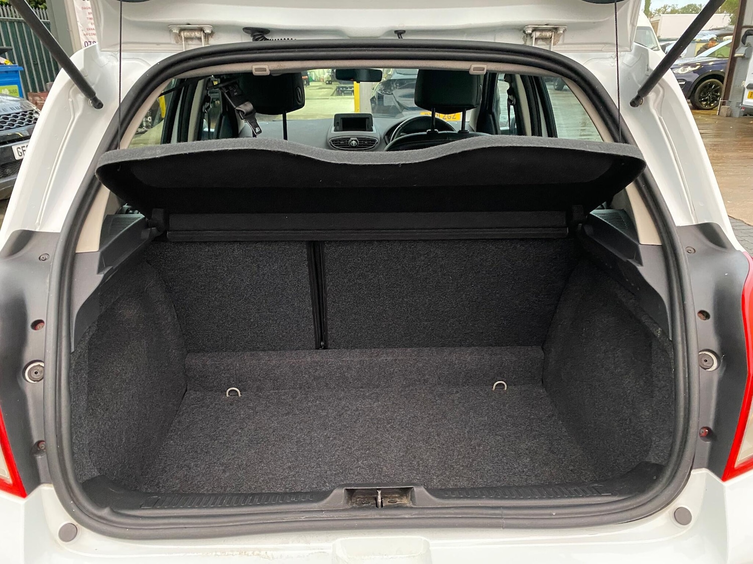 Used Renault Clio 2012 for sale - 76327195: Photo 30