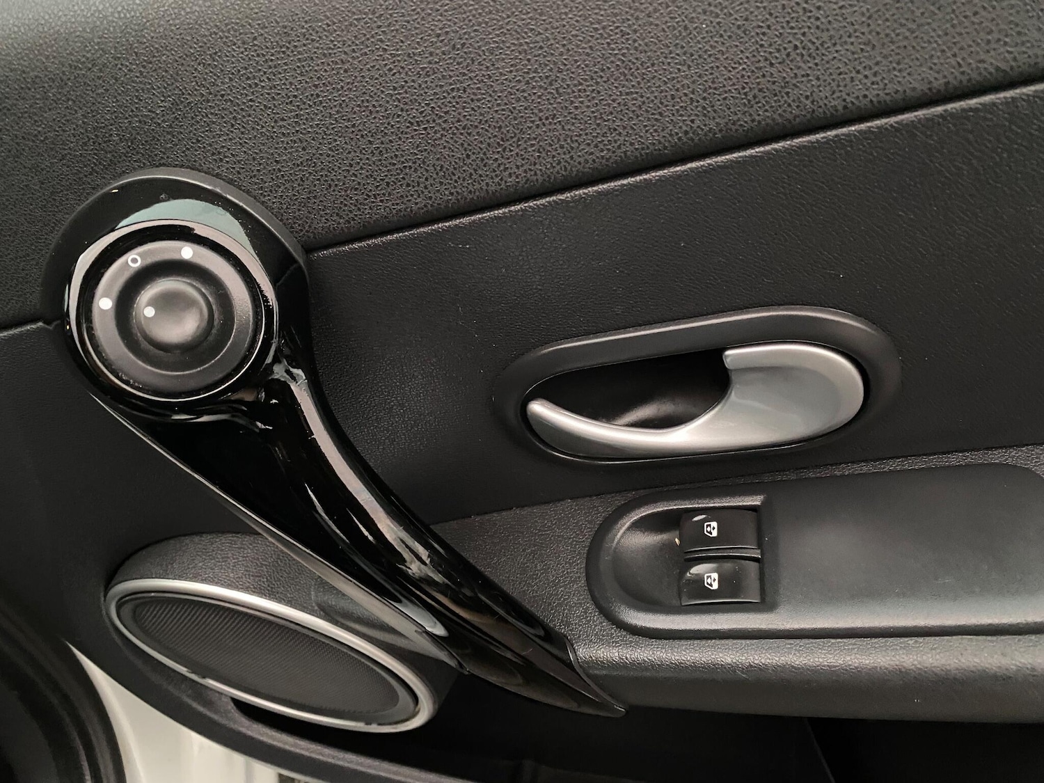 Used Renault Clio 2012 for sale - 76327195: Photo 32