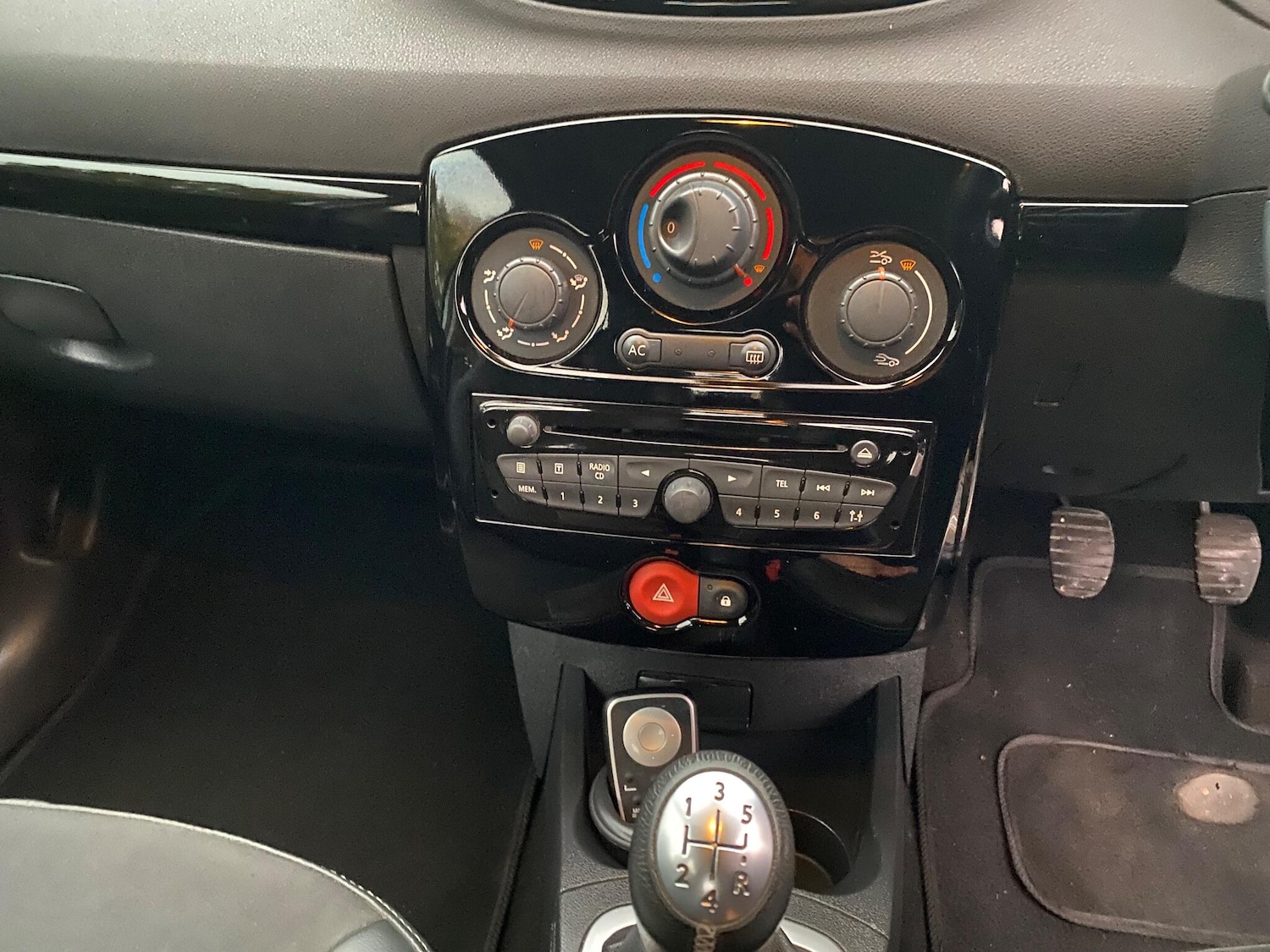 Used Renault Clio 2012 for sale - 76327195: Photo 36