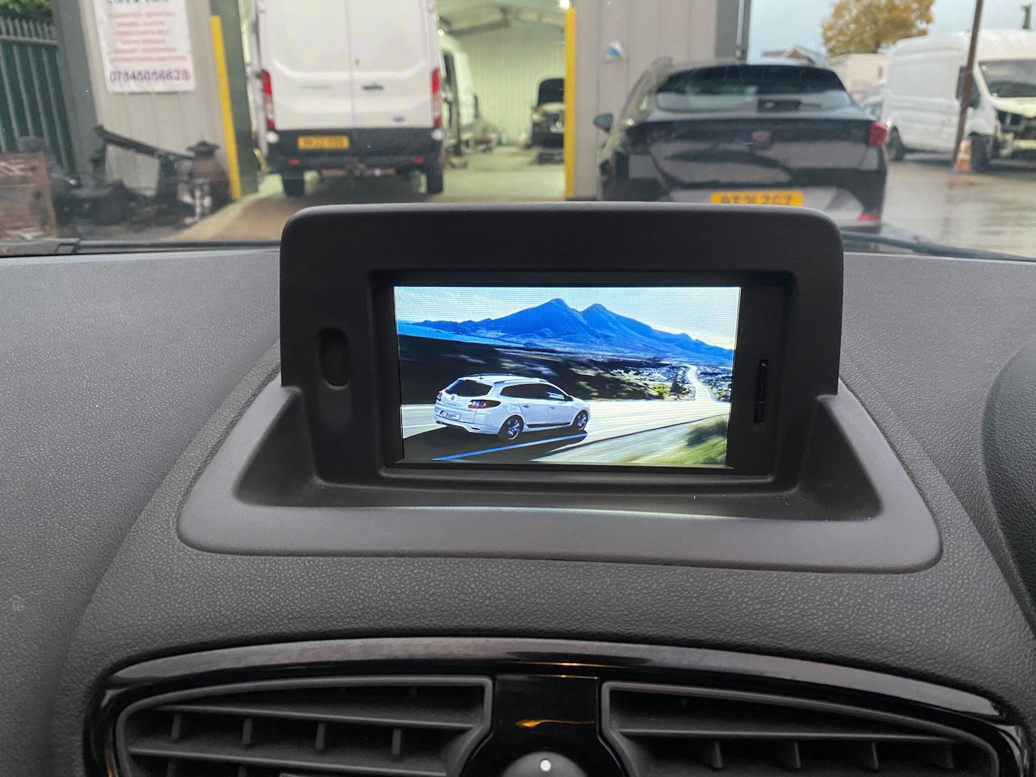 Used Renault Clio 2012 for sale - 76327195: Photo 38