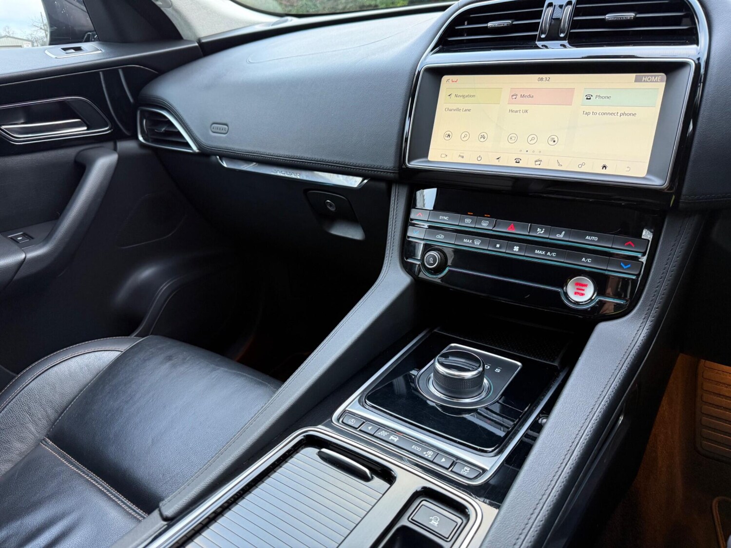 Used Jaguar F-Pace 2018 for sale - 77469026: Photo 32