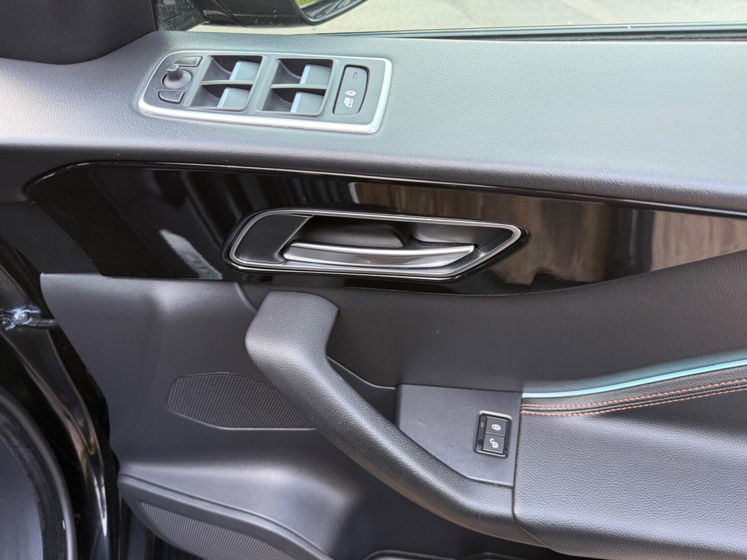 Used Jaguar F-Pace 2018 for sale - 77469026: Photo 43