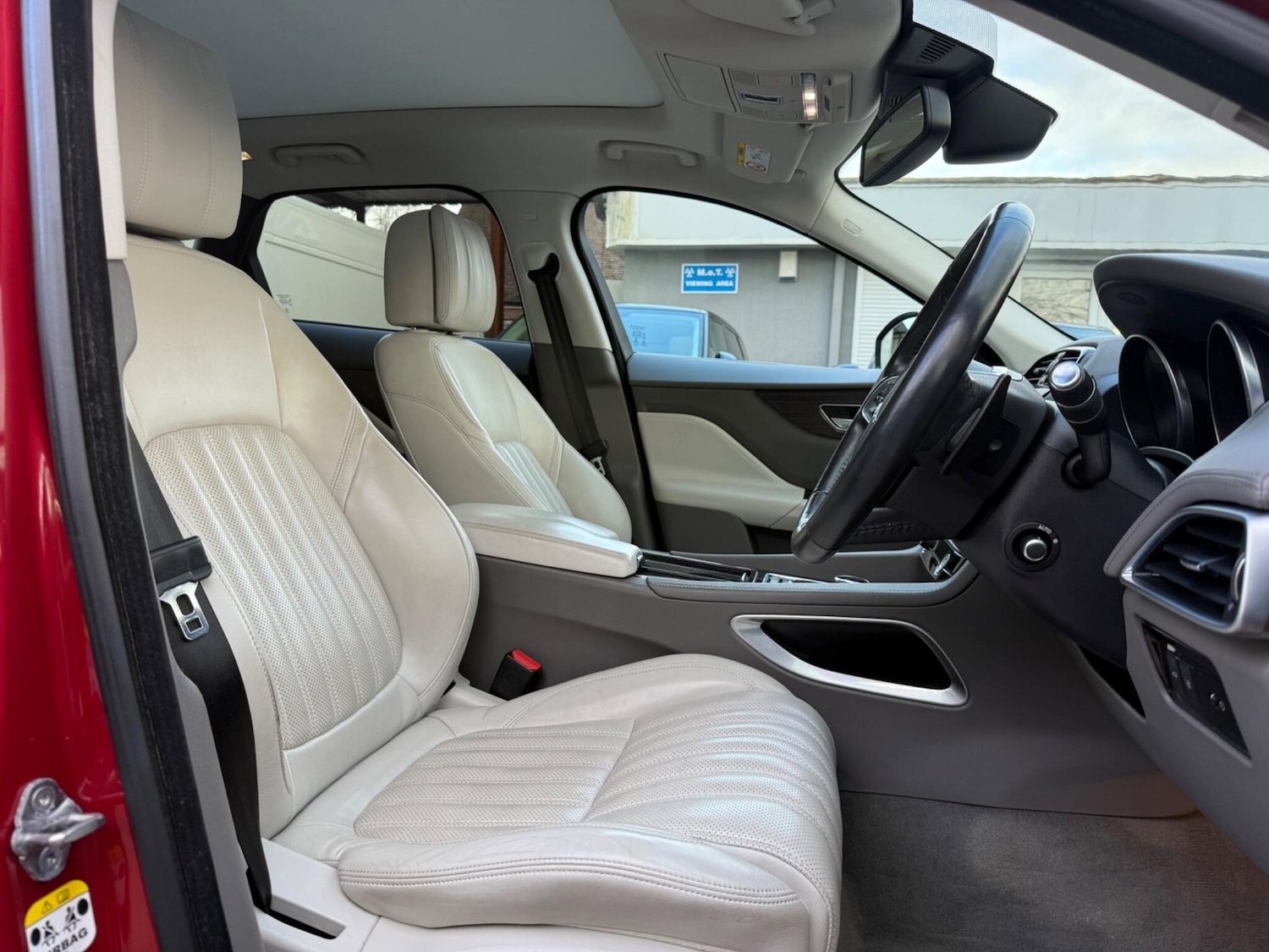 Used Jaguar F-Pace 2018 for sale - 77523927: Photo 42