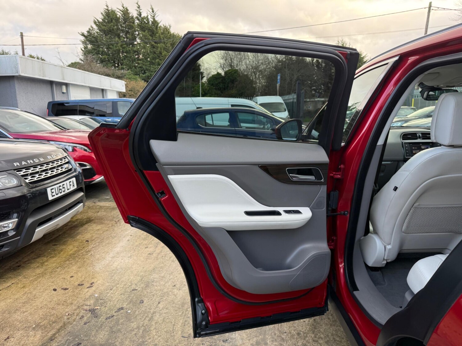 Used Jaguar F-Pace 2018 for sale - 77523927: Photo 52