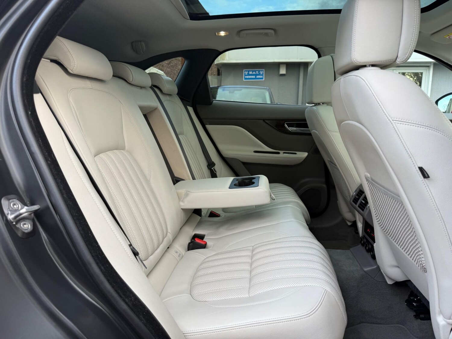 Used Jaguar F-Pace 2018 for sale - 77523927: Photo 62