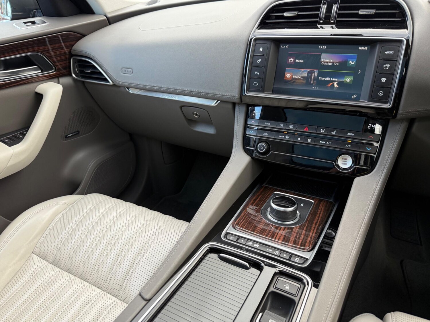 Used Jaguar F-Pace 2018 for sale - 77523927: Photo 67