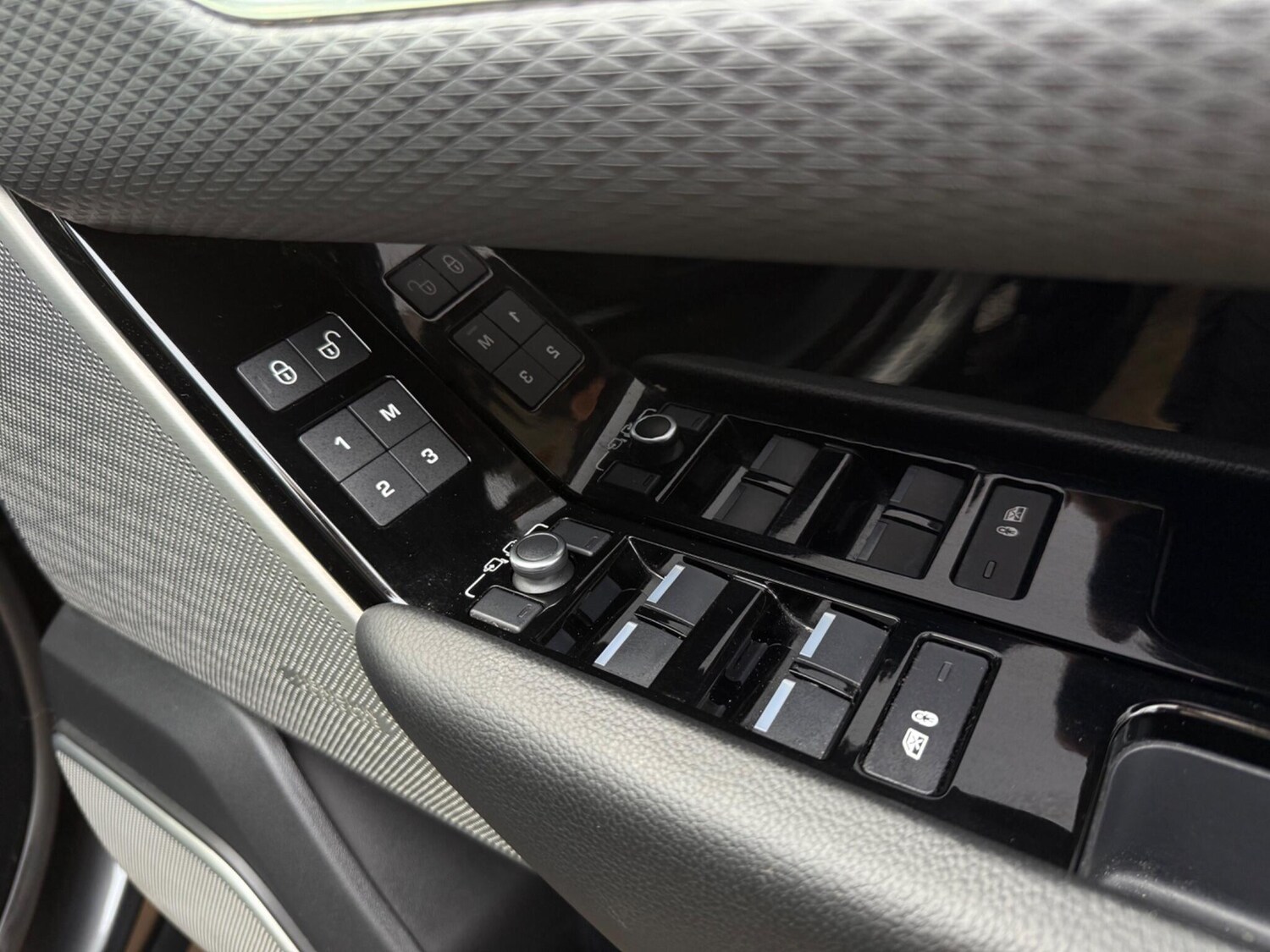 Used Land Rover Range Rover Velar for sale - 77671429: Photo 20