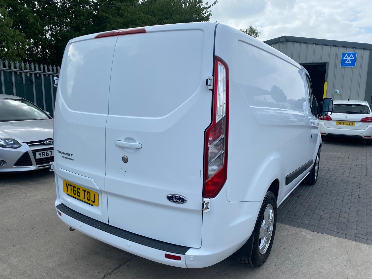 Vehicle 21
