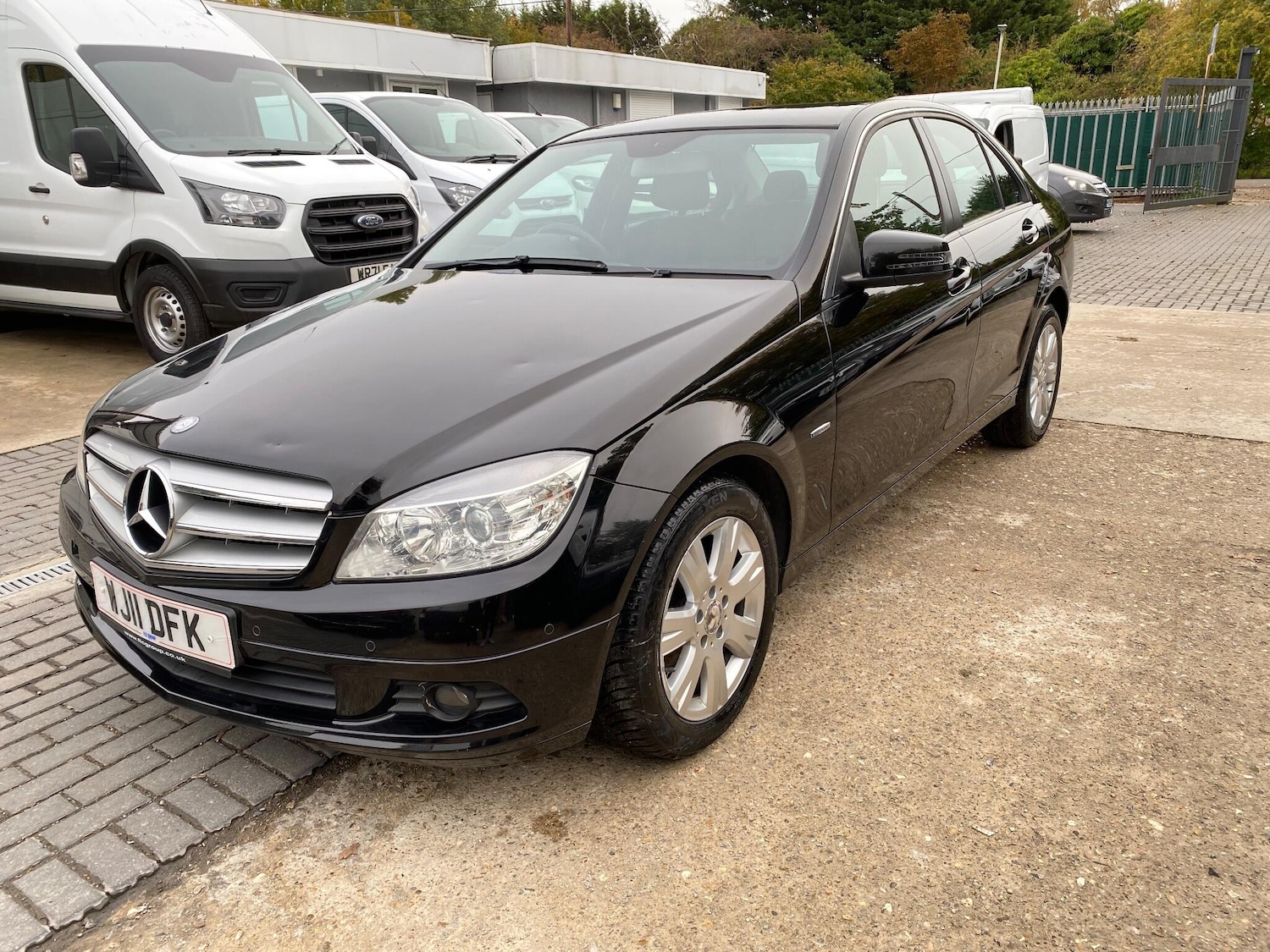 Used Mercedes-Benz C Class 2011 for sale - 76440347: Photo 2
