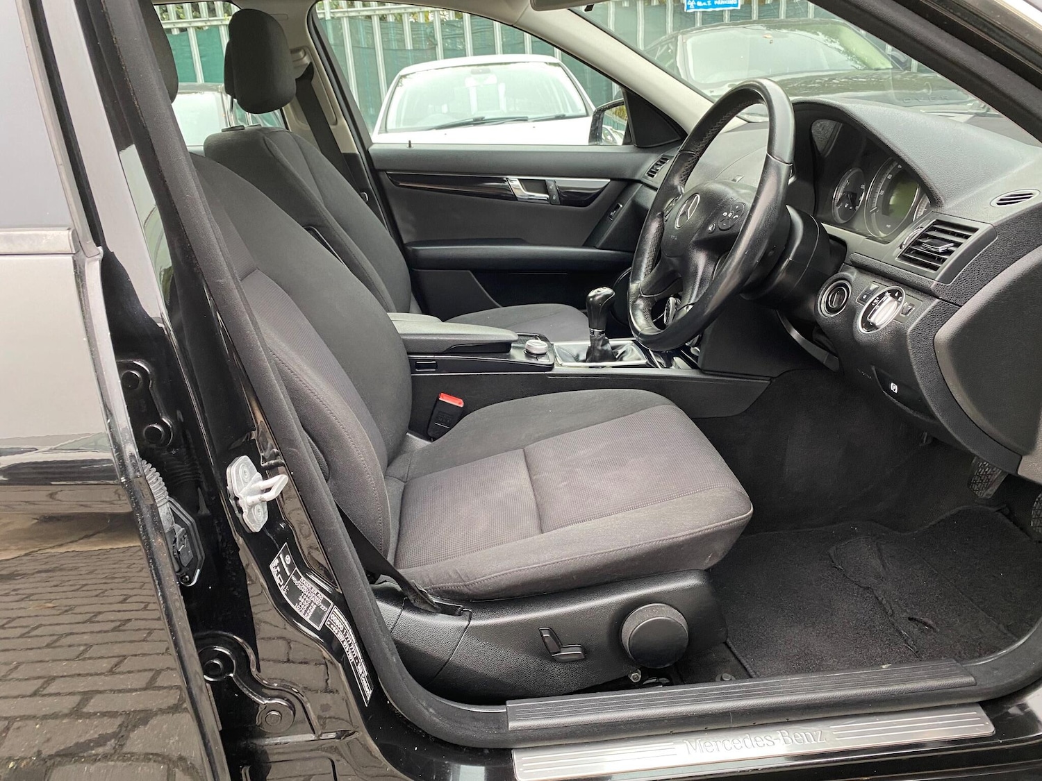 Used Mercedes-Benz C Class 2011 for sale - 76440347: Photo 22