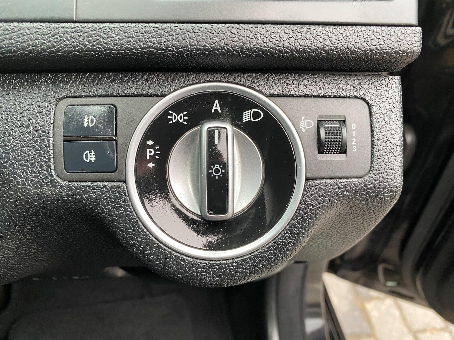 Used Mercedes-Benz C Class 2011 for sale - 76440347: Photo 25