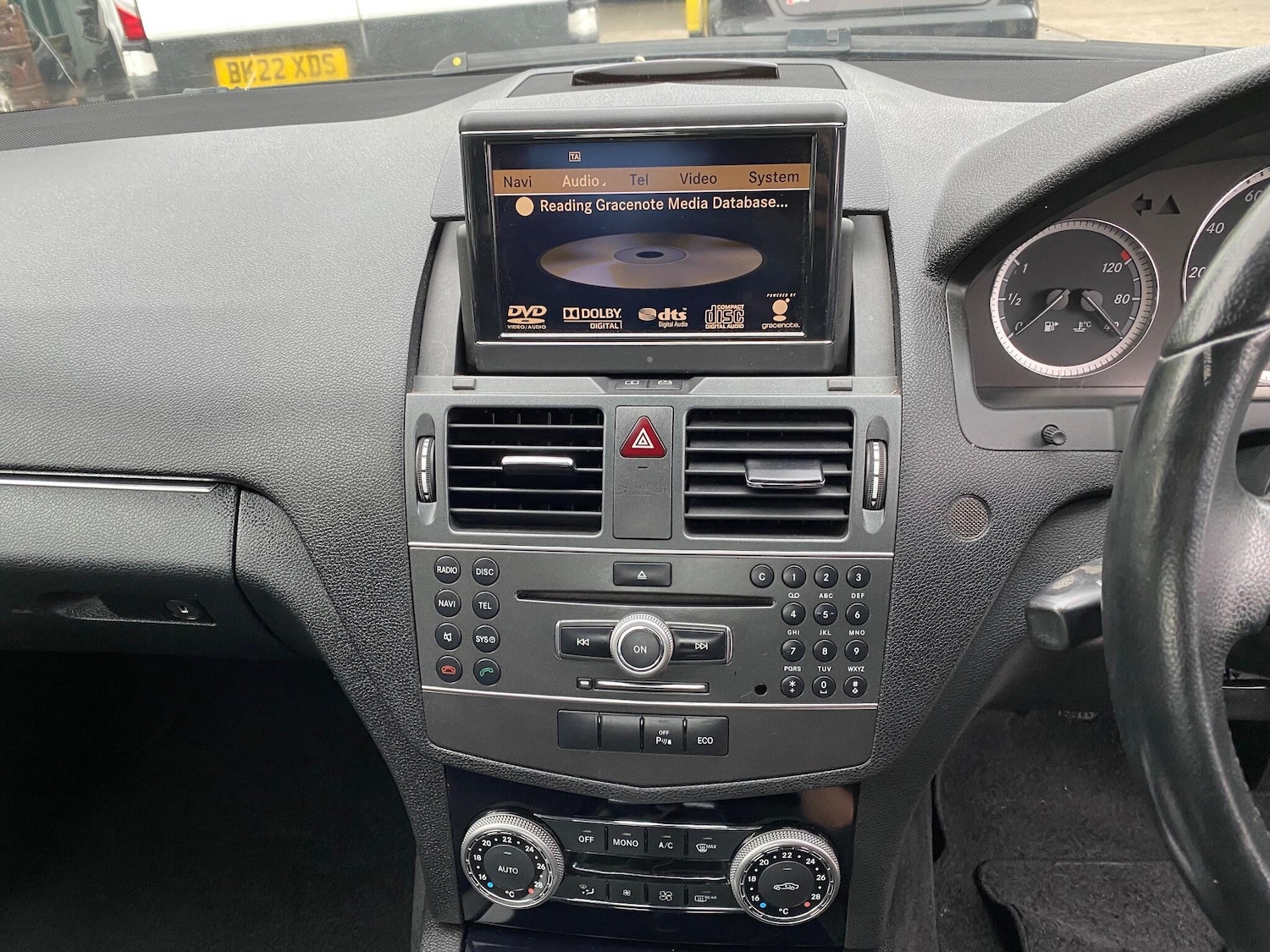 Used Mercedes-Benz C Class 2011 for sale - 76440347: Photo 32