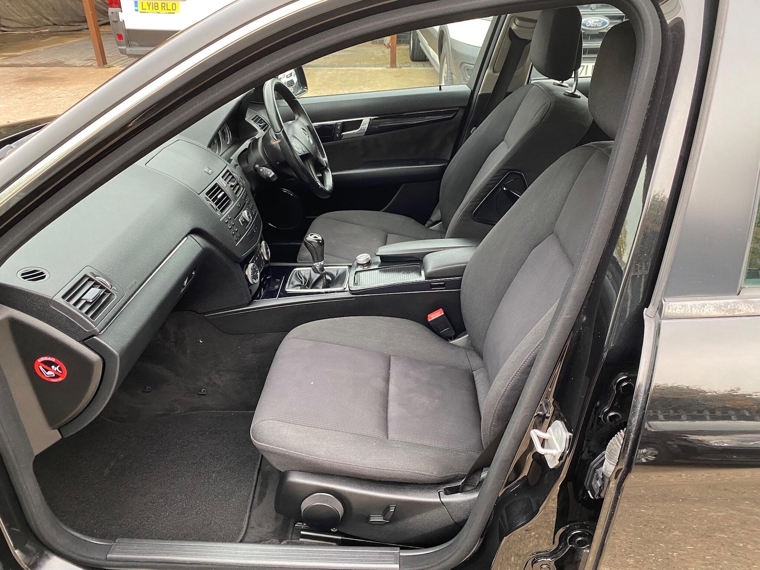 Used Mercedes-Benz C Class 2011 for sale - 76440347: Photo 35