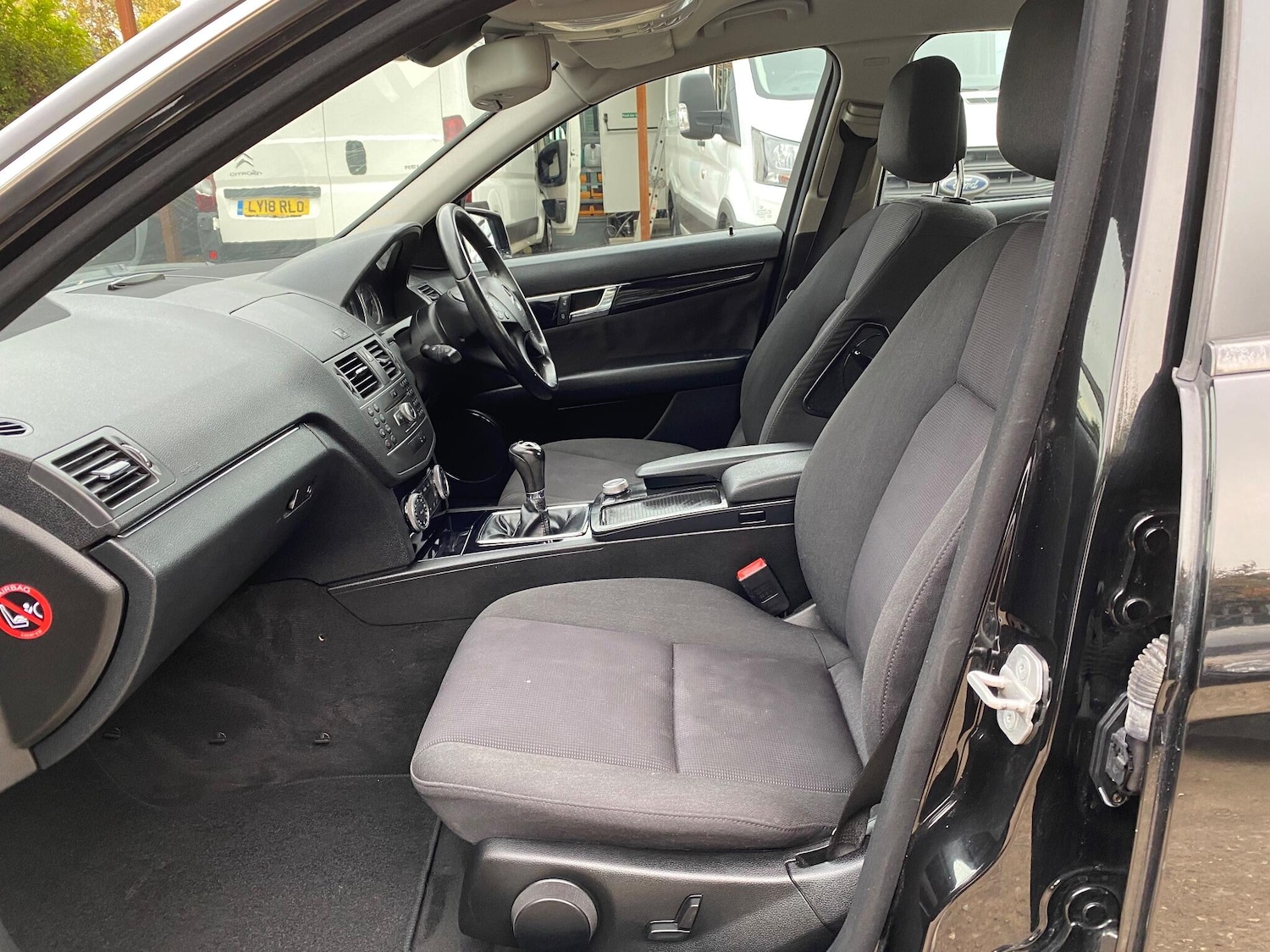 Used Mercedes-Benz C Class 2011 for sale - 76440347: Photo 36