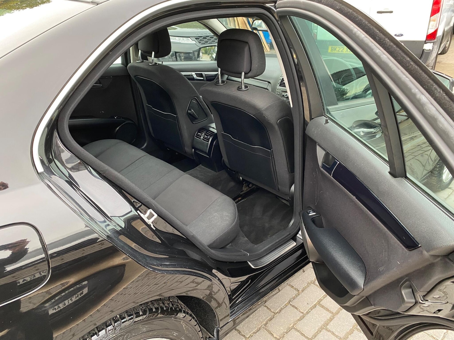 Used Mercedes-Benz C Class 2011 for sale - 76440347: Photo 38