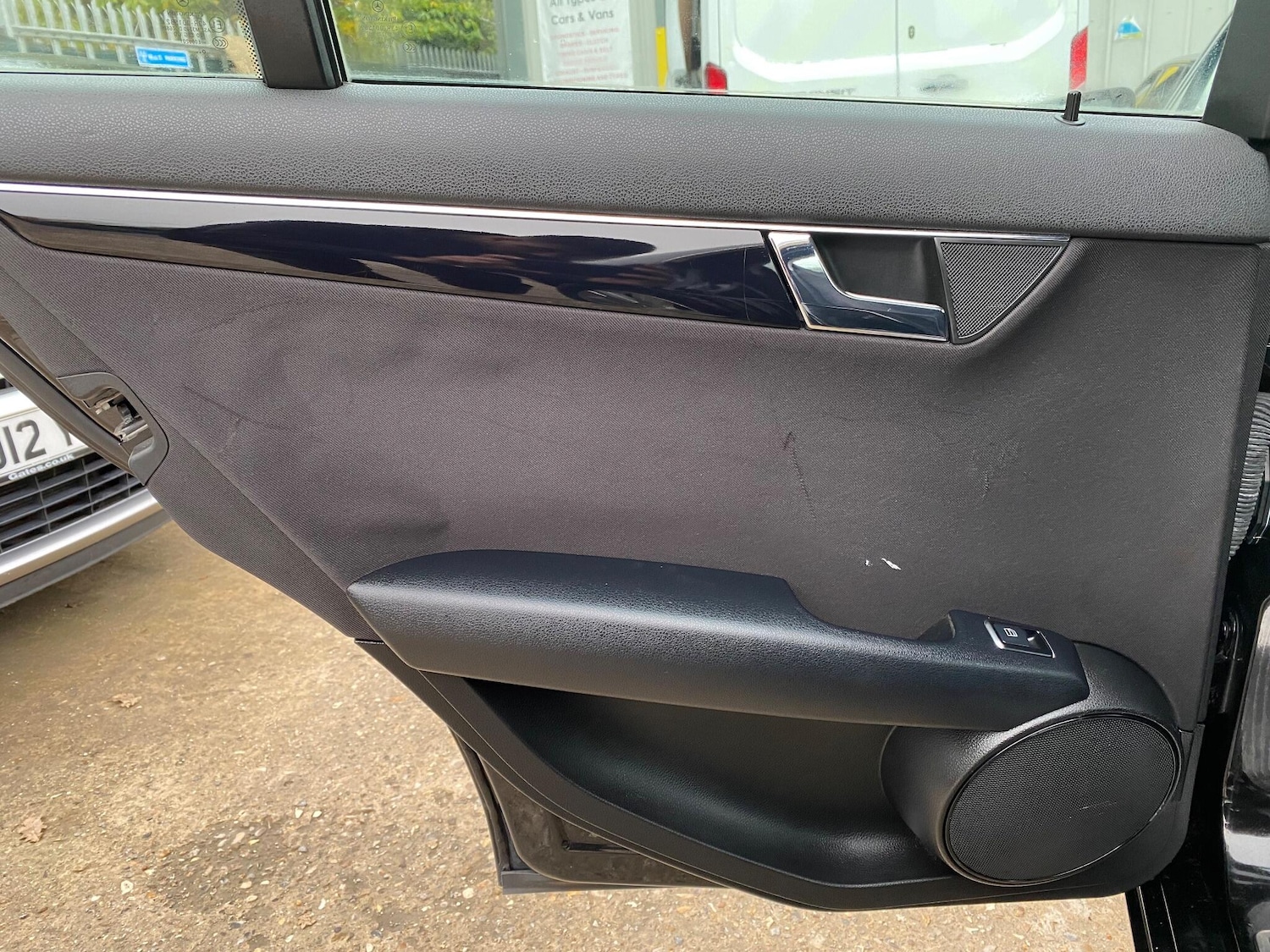 Used Mercedes-Benz C Class 2011 for sale - 76440347: Photo 44