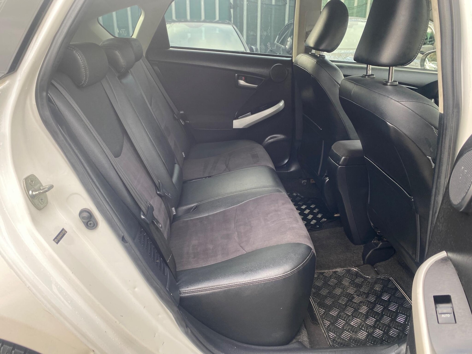 Used Toyota Prius 2012 for sale - 77396480: Photo 22