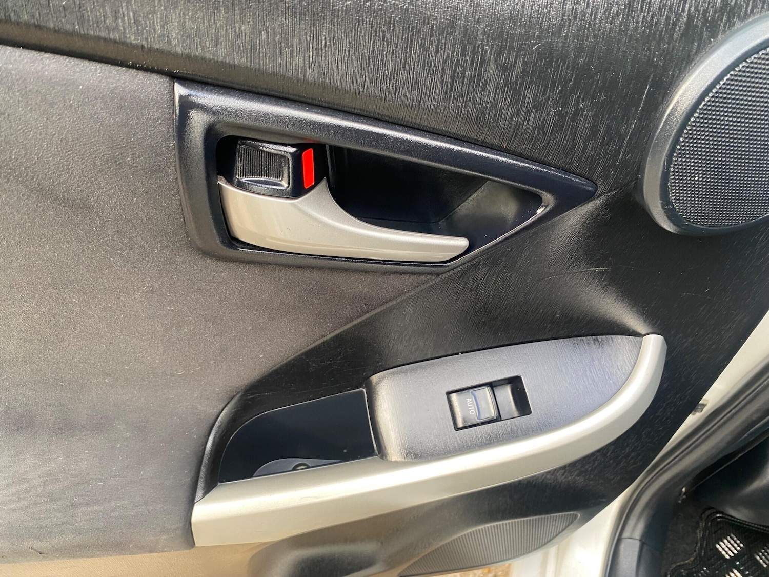 Used Toyota Prius 2012 for sale - 77396480: Photo 28