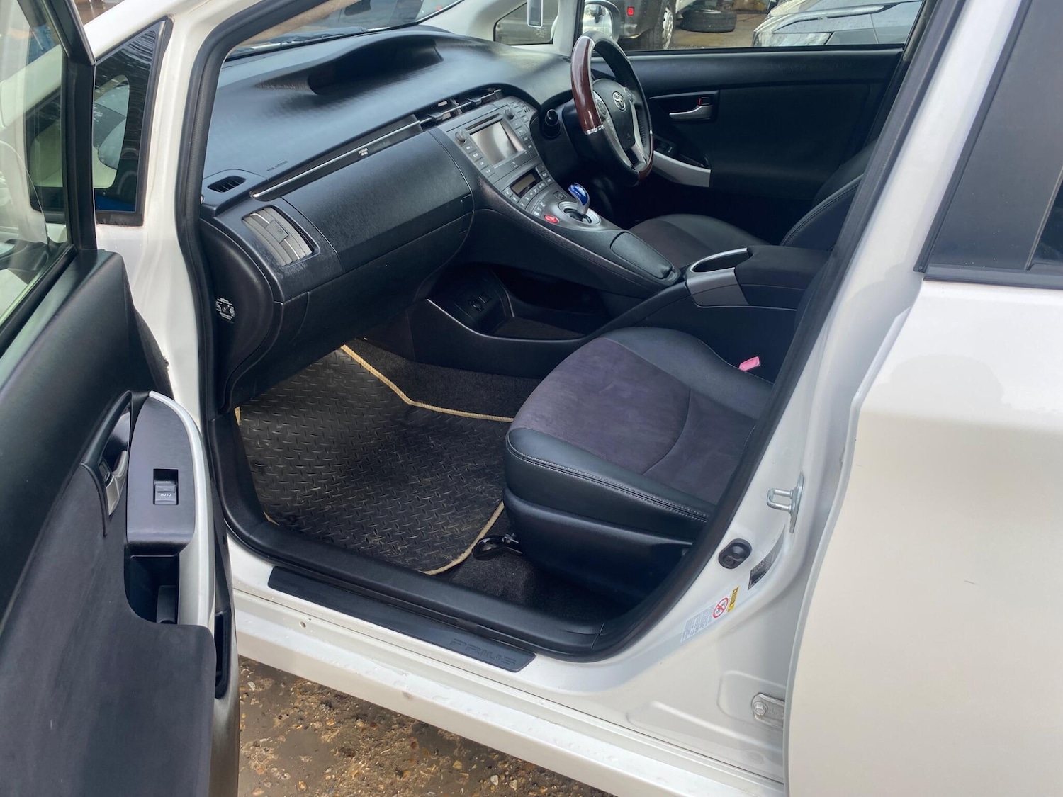 Used Toyota Prius 2012 for sale - 77396480: Photo 35